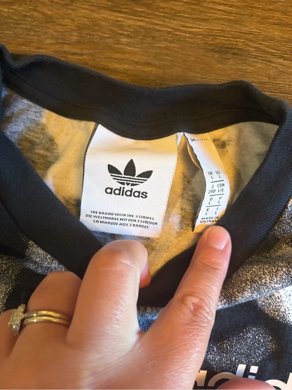 Adidas Originals Men's Winter Leaves Allover Print Activewear Causal Tee Large